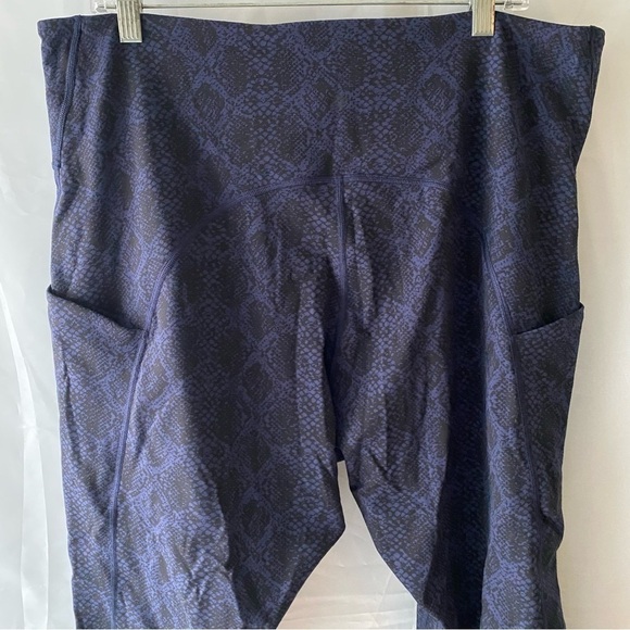 Athleta Ultimate 7/8 Tight Blue Snake Print size 3X‎ - Picture 10 of 10